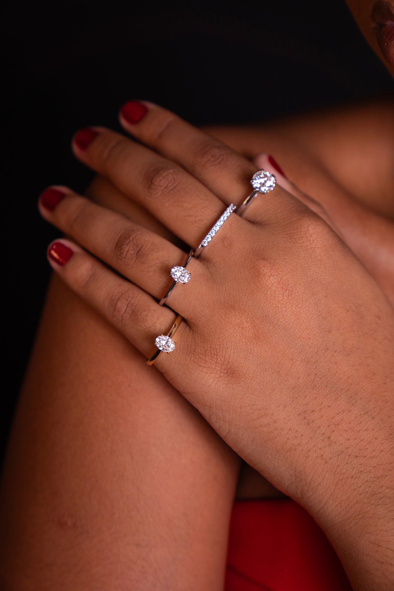 Anel Meia Aliança em Prata 925 com Moissanite